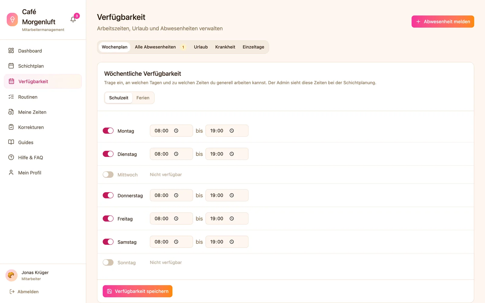 Verfügbarkeit aus Mitarbeitersicht mit dem Knopf „Abwesenheit melden“ und der wöchentlichen Verfügbarkeit im Reiter „Wochenplan“